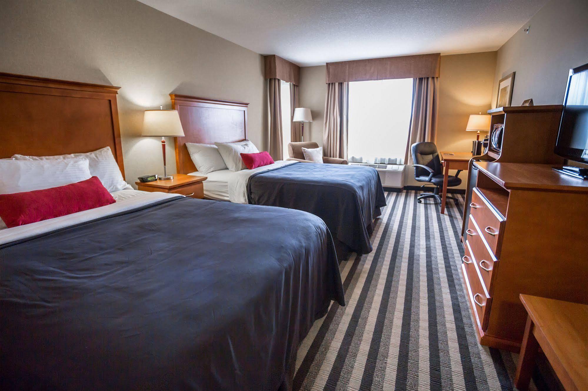 Days Inn & Suites By Wyndham Edmonton Airport Ледюк Екстериор снимка