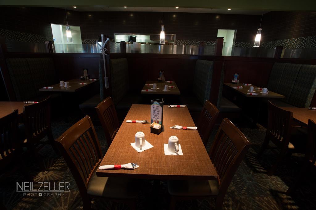 Days Inn & Suites By Wyndham Edmonton Airport Ледюк Екстериор снимка