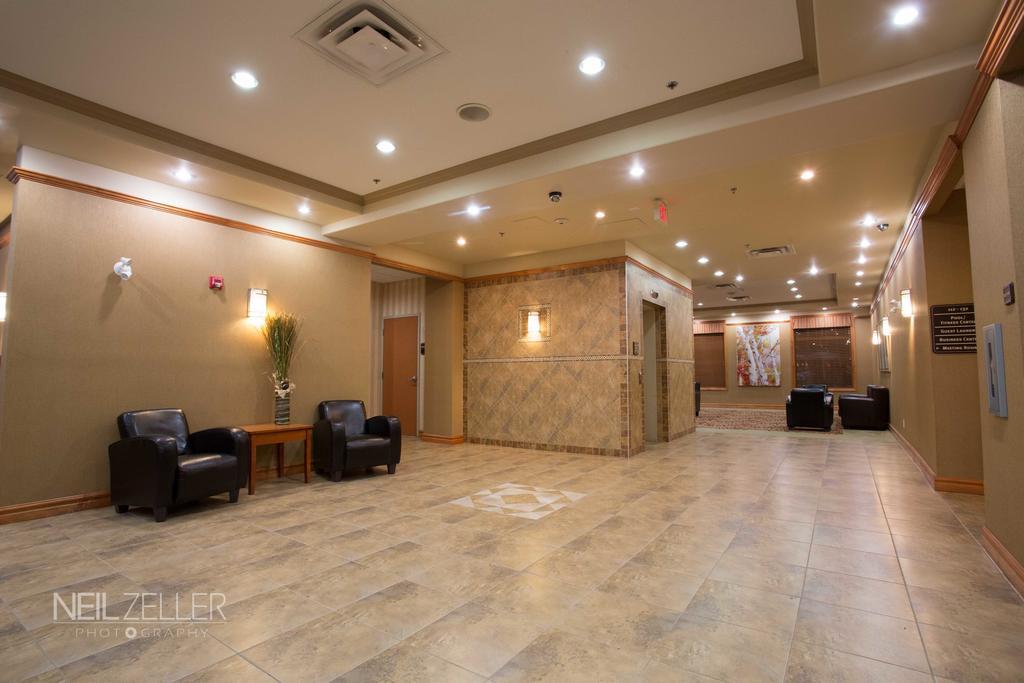 Days Inn & Suites By Wyndham Edmonton Airport Ледюк Екстериор снимка