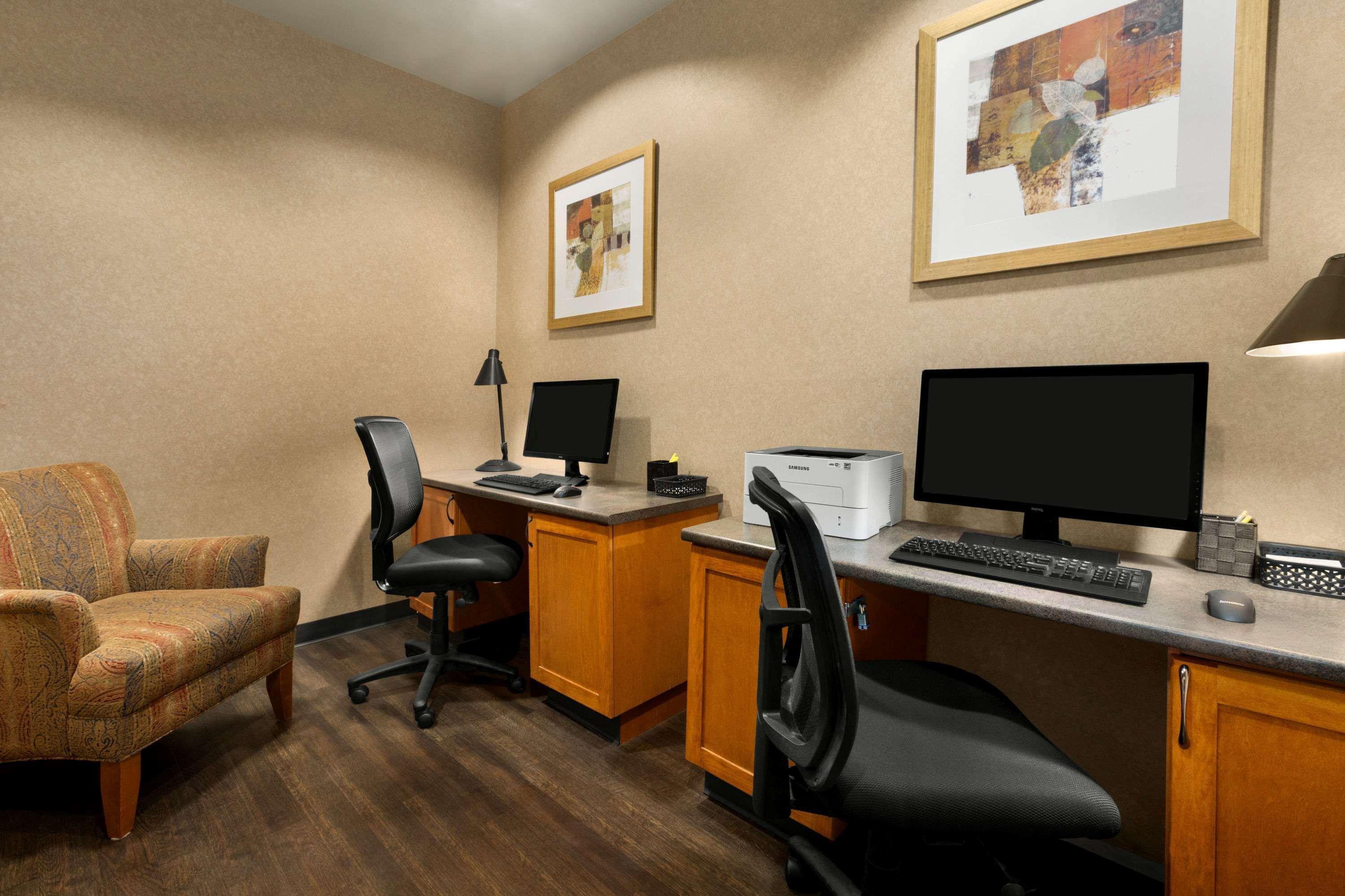 Days Inn & Suites By Wyndham Edmonton Airport Ледюк Екстериор снимка