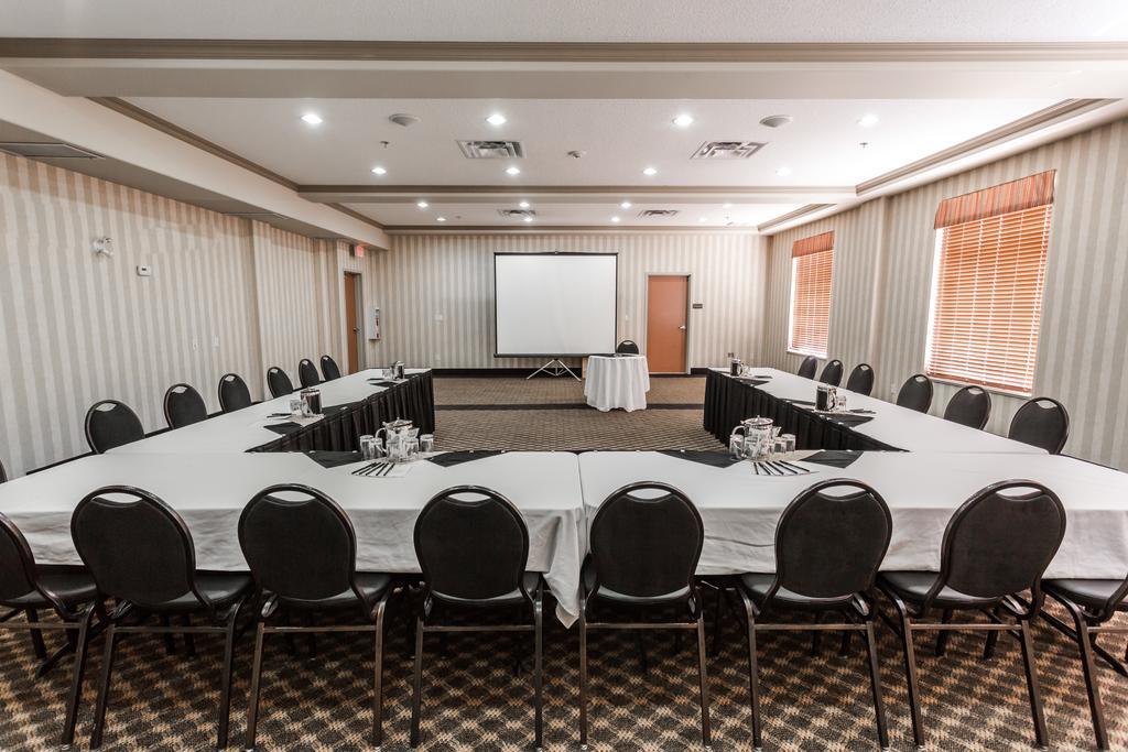 Days Inn & Suites By Wyndham Edmonton Airport Ледюк Екстериор снимка
