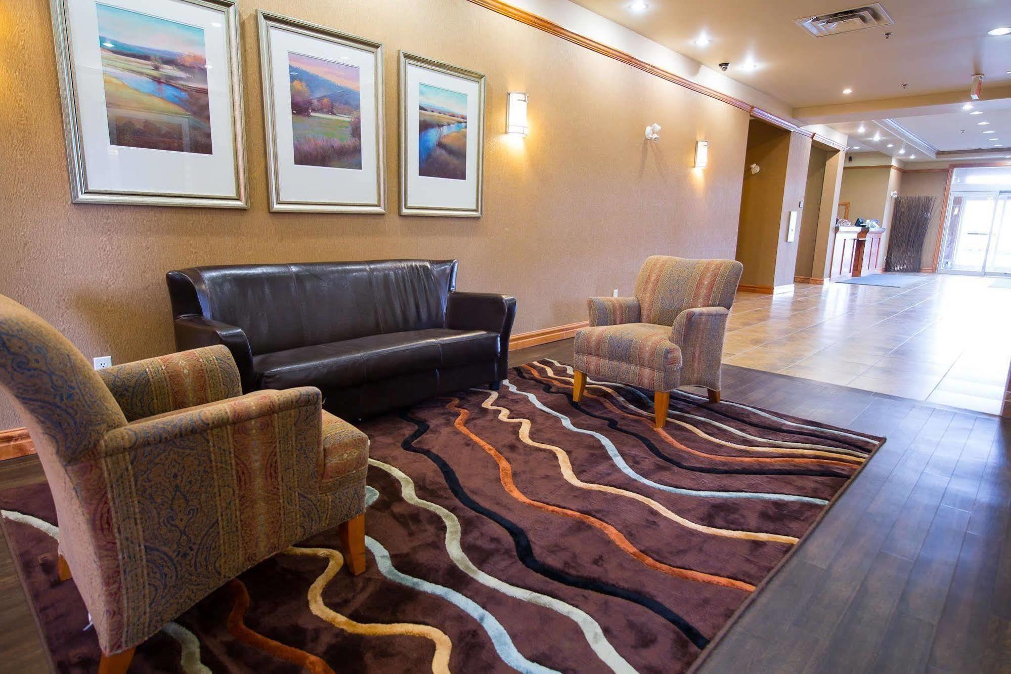 Days Inn & Suites By Wyndham Edmonton Airport Ледюк Екстериор снимка